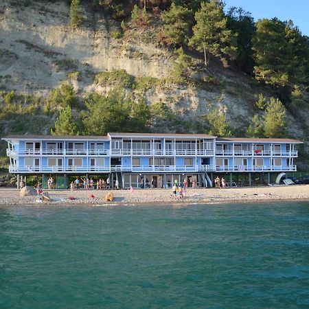 Captain Black Hotel Pitsunda Exterior foto