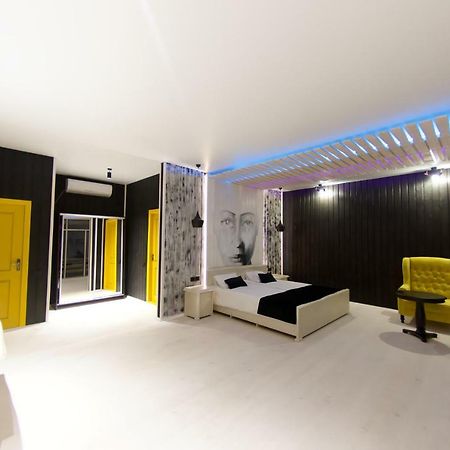 Captain Black Hotel Pitsunda Exterior foto