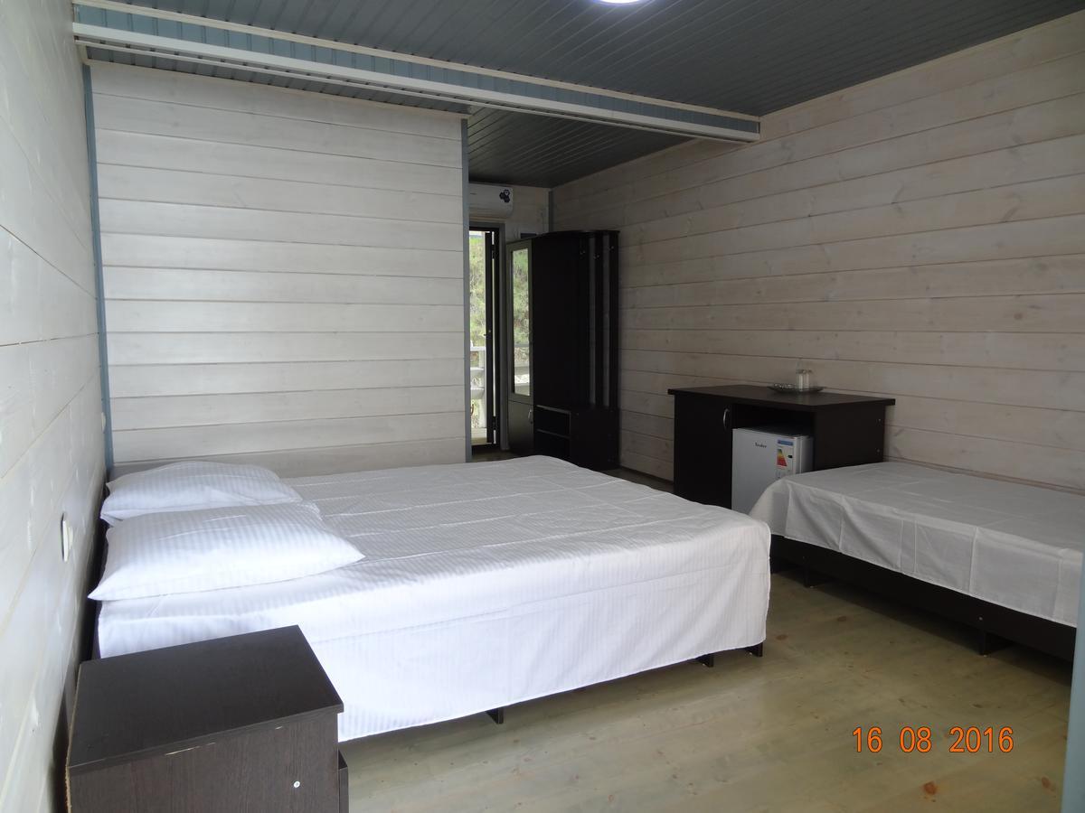 Captain Black Hotel Pitsunda Exterior foto