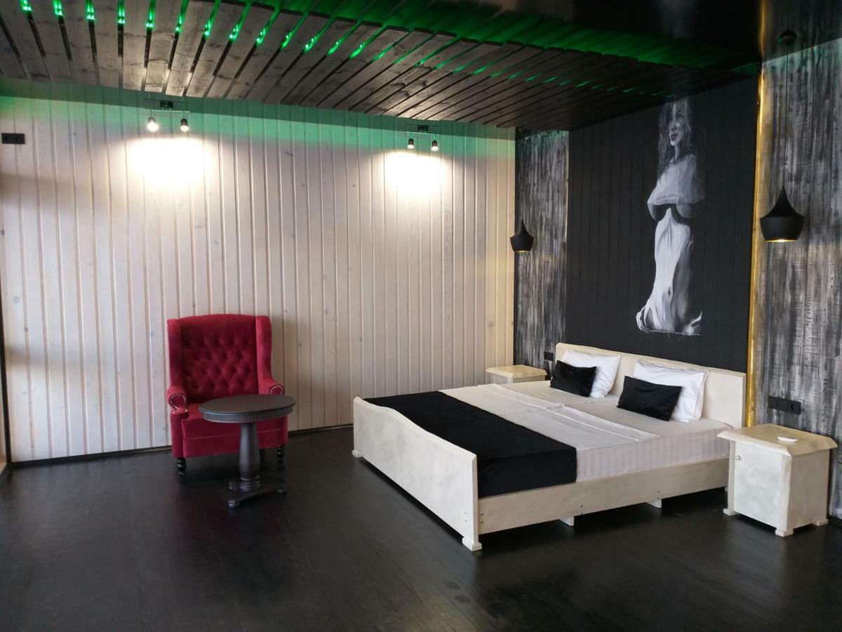 Captain Black Hotel Pitsunda Exterior foto