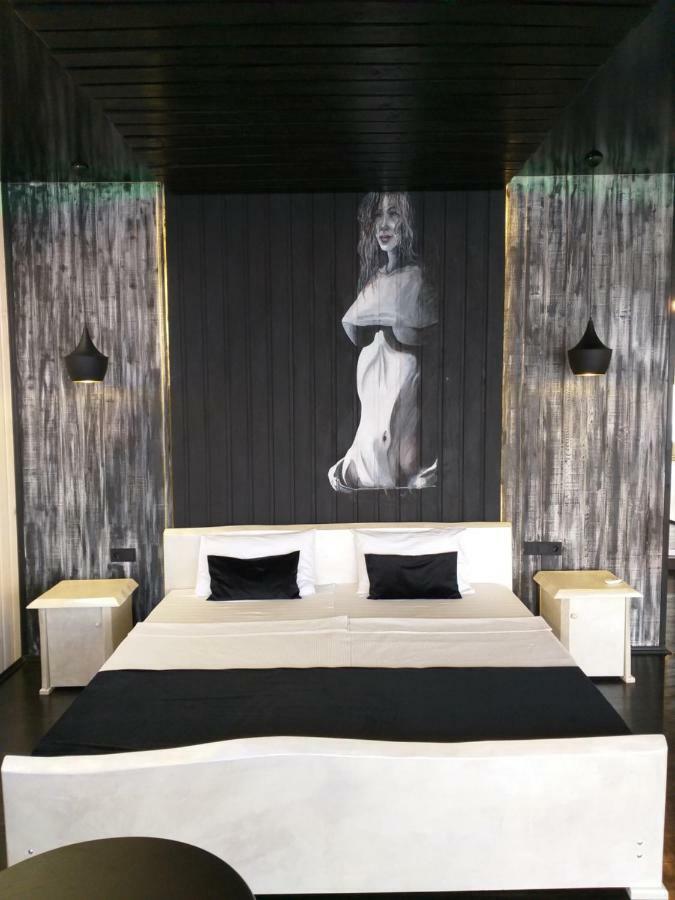 Captain Black Hotel Pitsunda Exterior foto
