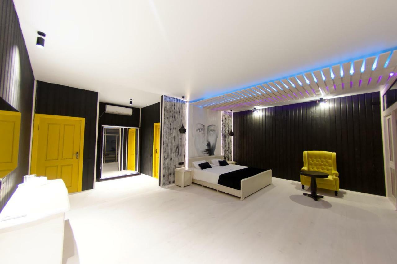 Captain Black Hotel Pitsunda Exterior foto