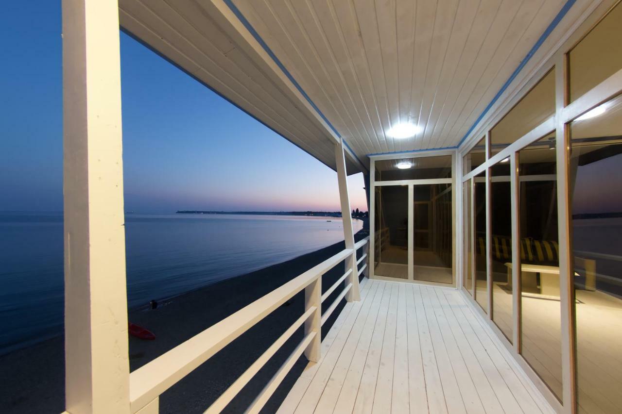 Captain Black Hotel Pitsunda Exterior foto