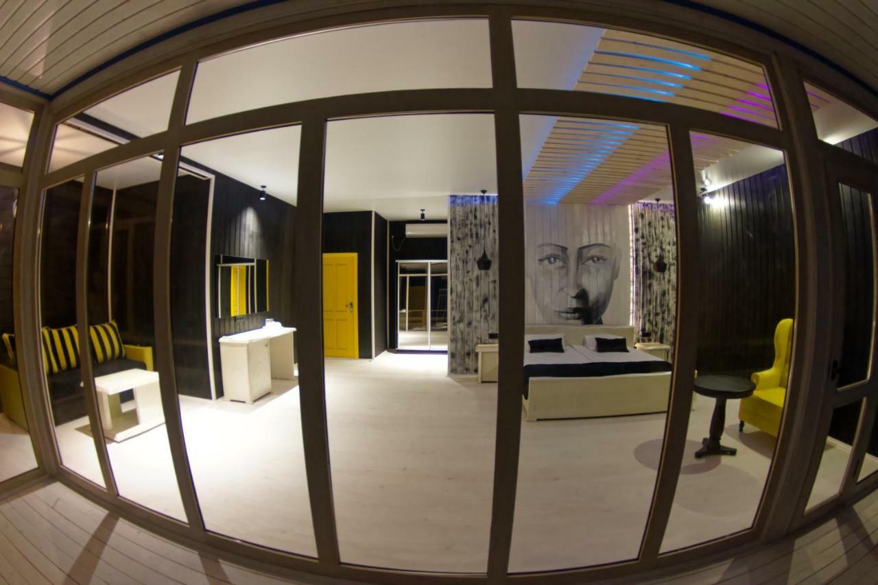 Captain Black Hotel Pitsunda Exterior foto