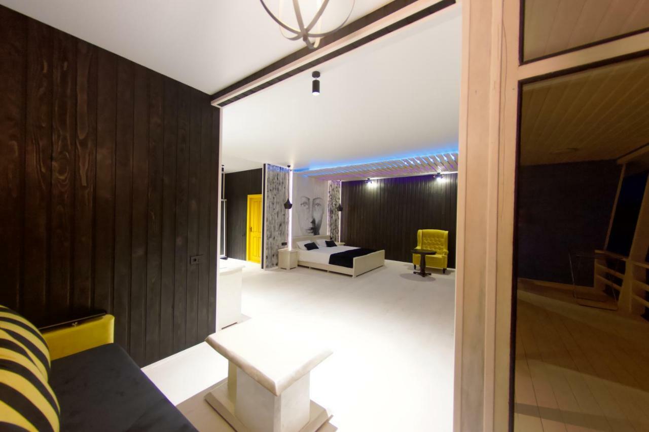 Captain Black Hotel Pitsunda Exterior foto